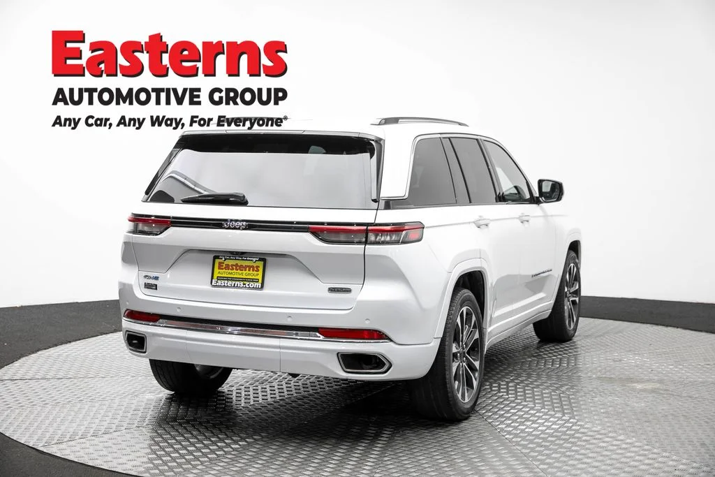 Used 2022 White Jeep Overland 4xe image 5
