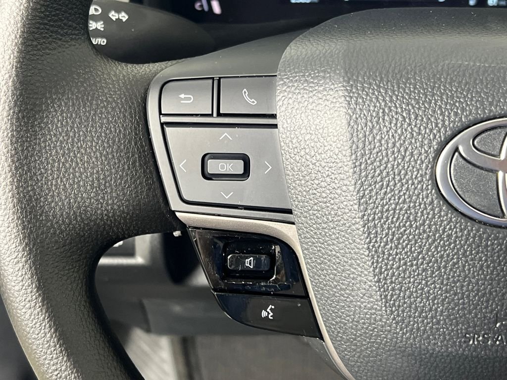 2025 Toyota Camry LE - Photo 24