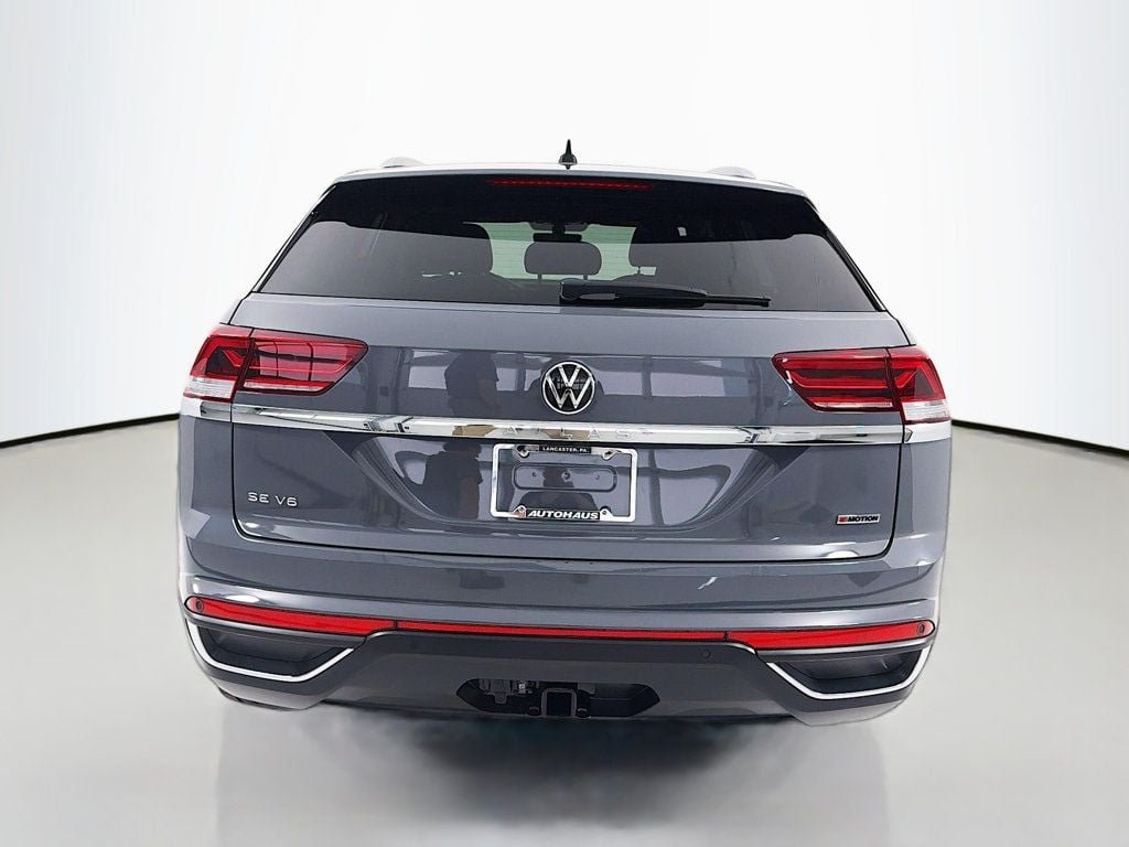 Used 2022 Pure Gray Volkswagen 3.6L V6 SE w/Technology 4MOTION image 6