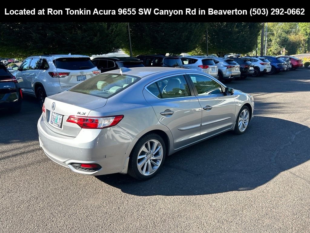 Used 2017 Lunar Silver Metallic Acura Technology Plus image 4