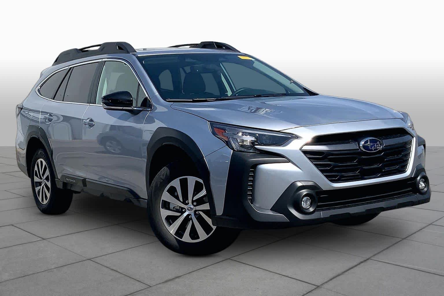 Used 2025 Ice Silver Metallic Subaru Premium image 3