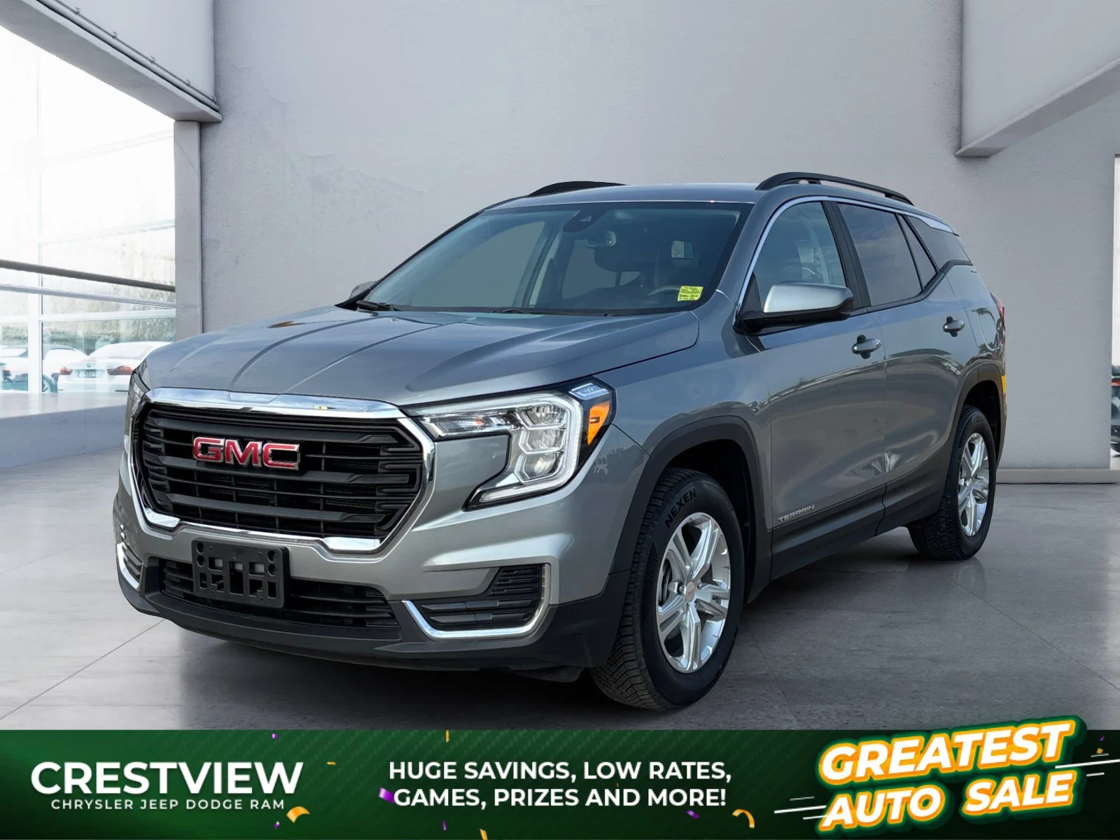 Used 2024 Summit White GMC SLE image 1