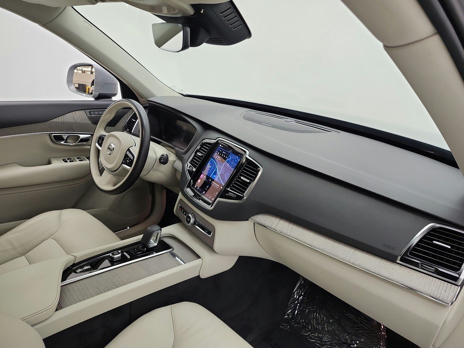 Used 2024 Vapour Grey Metallic Volvo T8 eAWD PHEV Plus 6P image 18