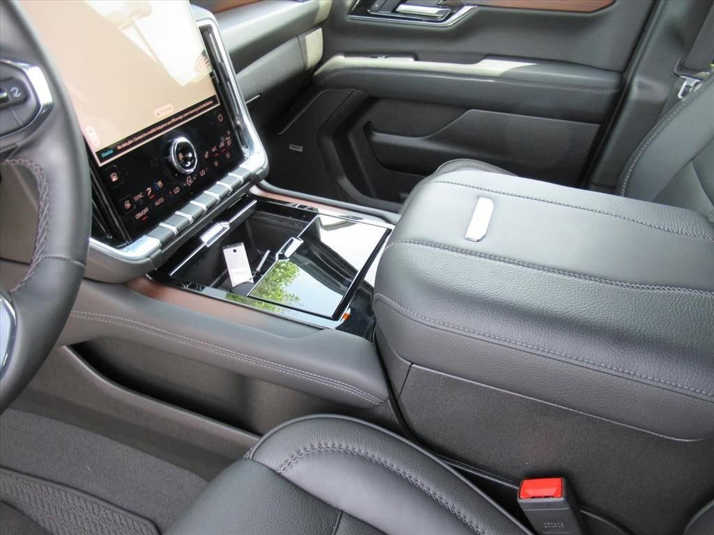 Used 2025 Sterling Metallic GMC Denali image 16