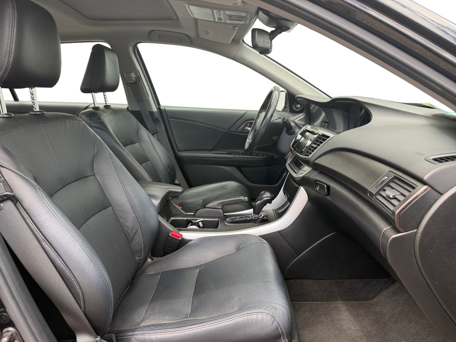 Used 2015 Black Honda EX-L image 29