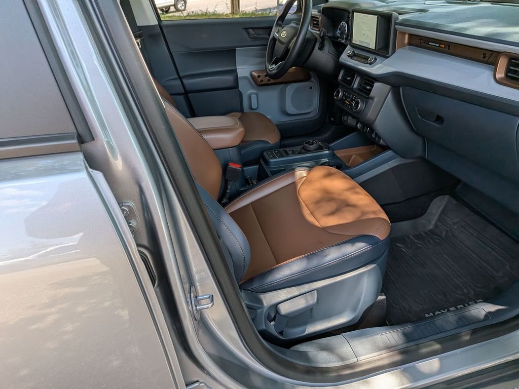 Used 2024 Silver Metallic Ford Lariat image 28