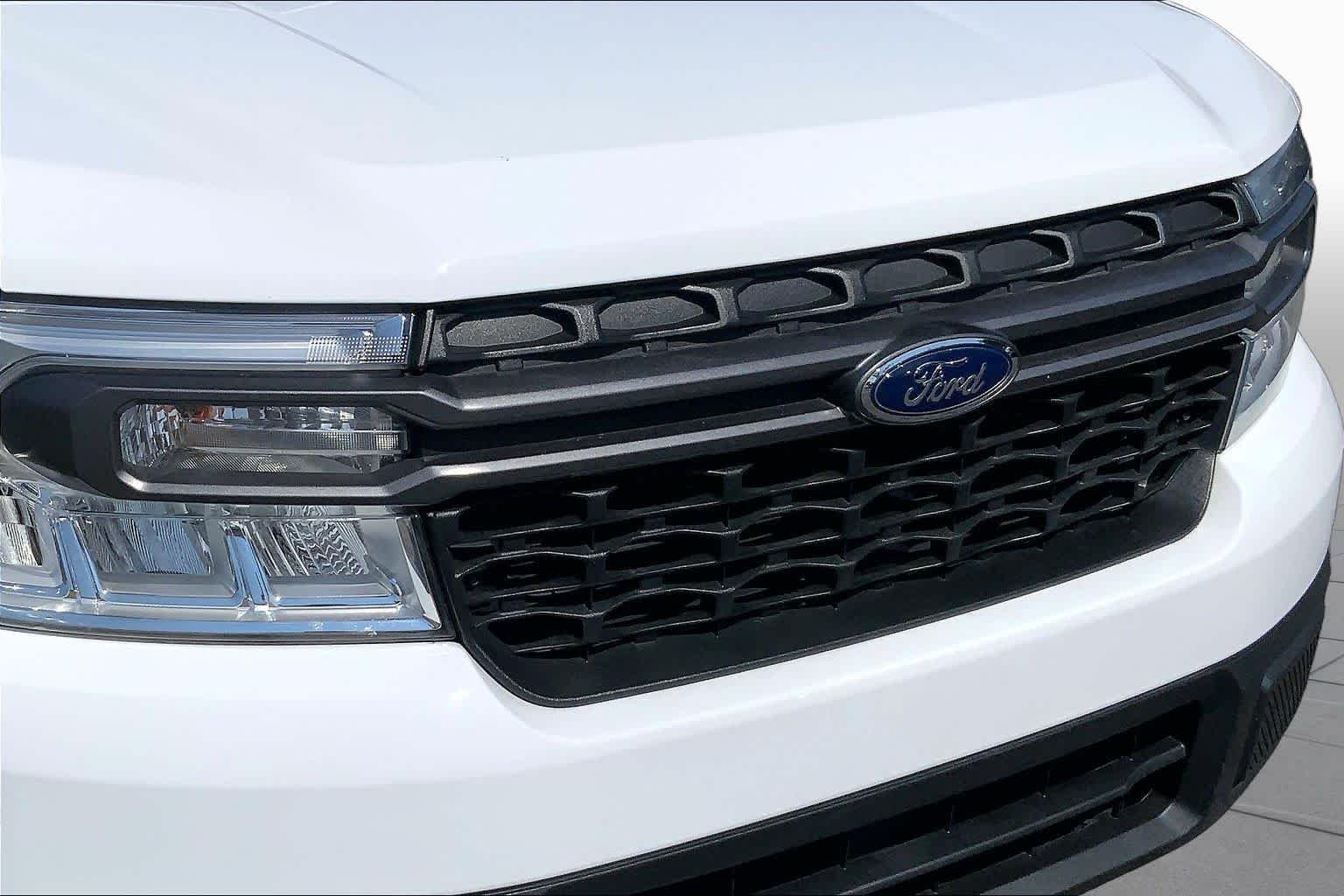 Used 2024 Oxford White Ford XLT image 29