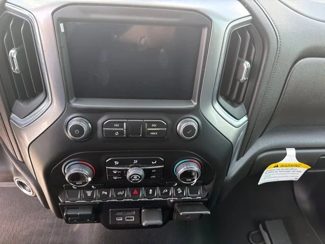 Used 2022 White Chevrolet LT image 23