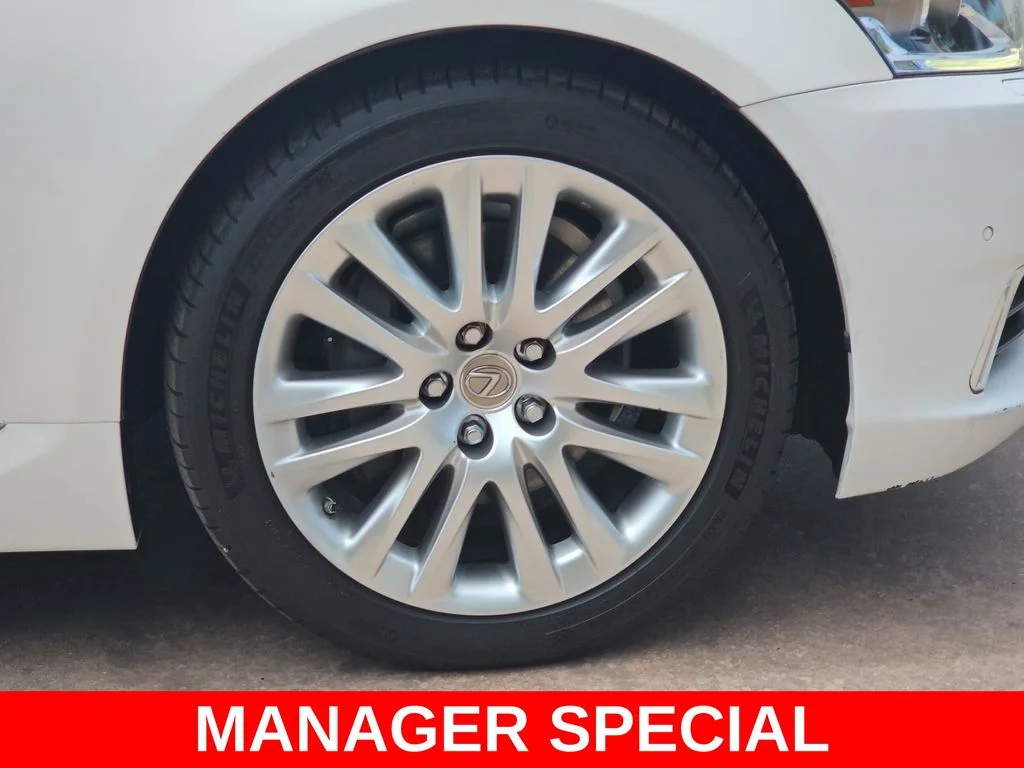 Used 2016 White Lexus 460 image 39