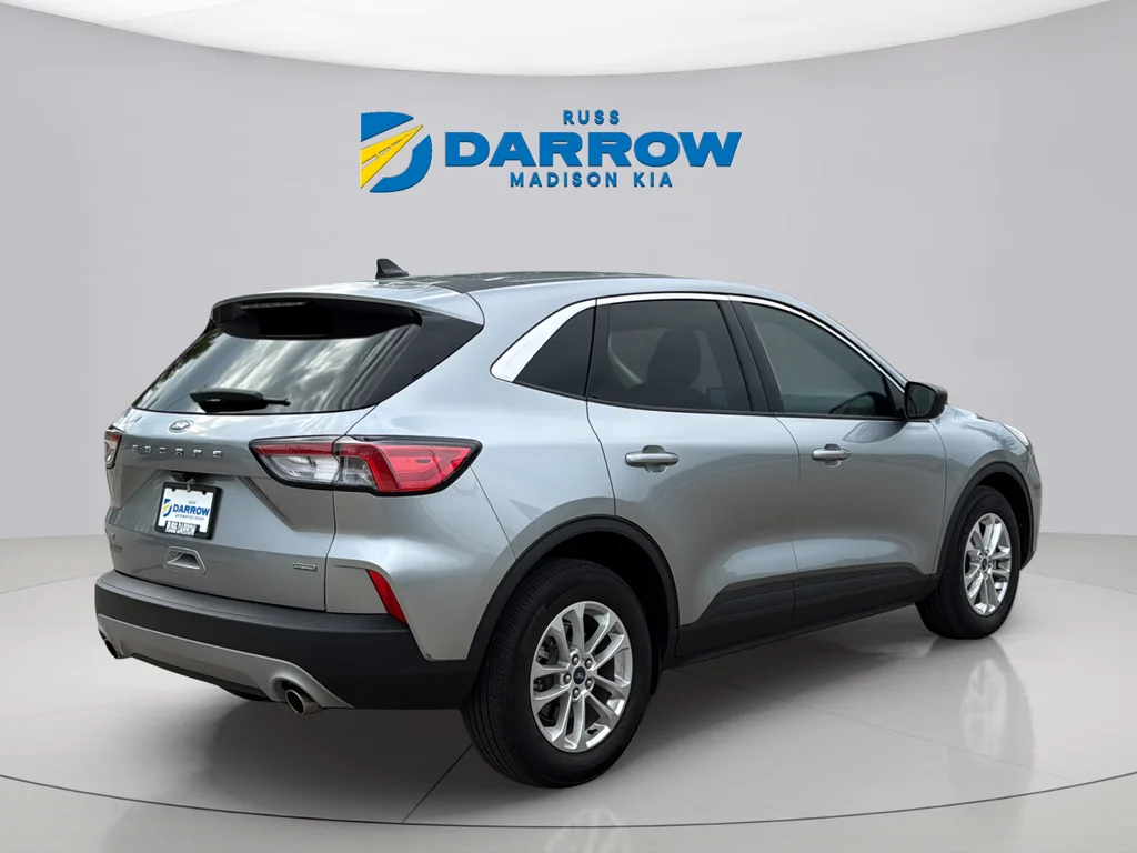 Used 2022 Silver Metallic Ford SE image 5