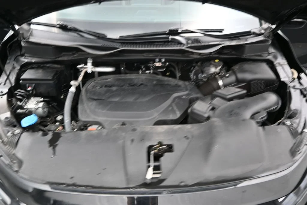 Used 2025  Honda EX-L image 12