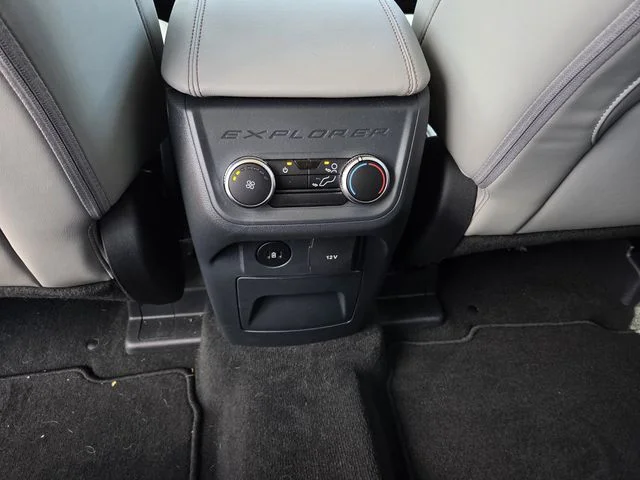 New 2026 Star White Metallic Tri-Coat Ford Active image 43