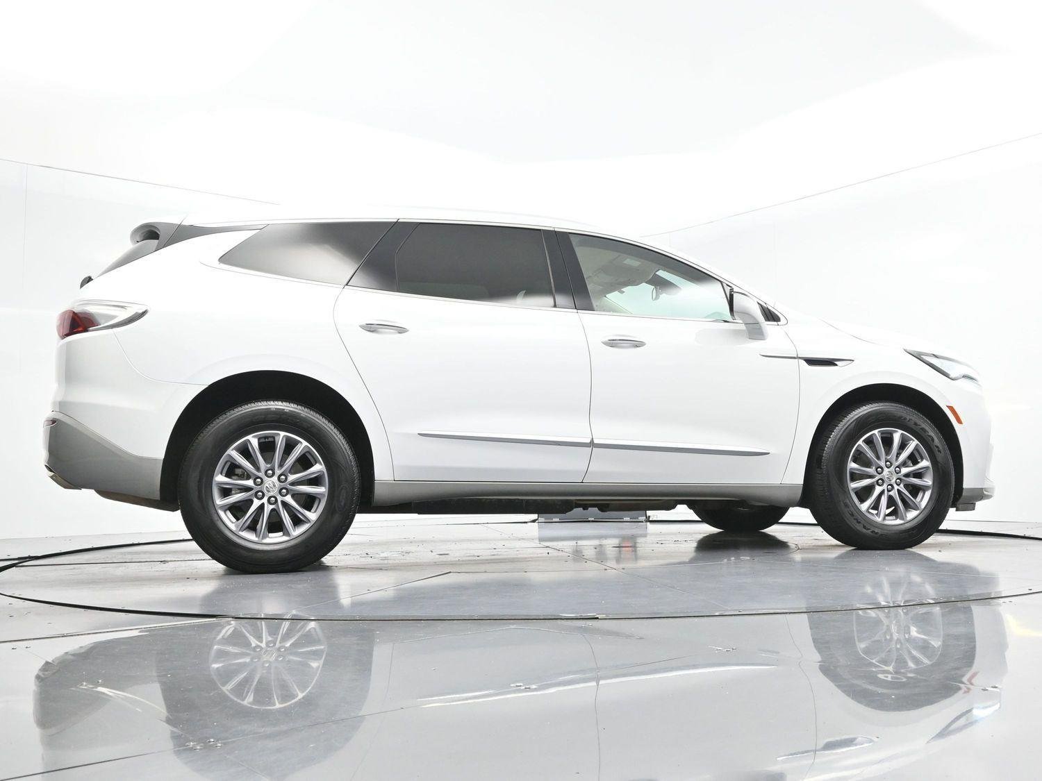 Used 2023 Summit White Buick Essence image 50
