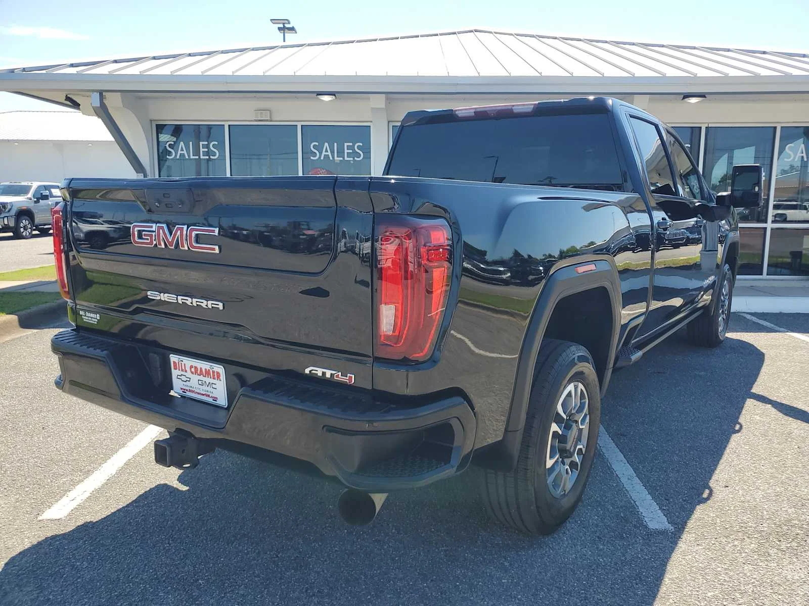 Used 2023 ONYX BLACK GMC AT4 image 9