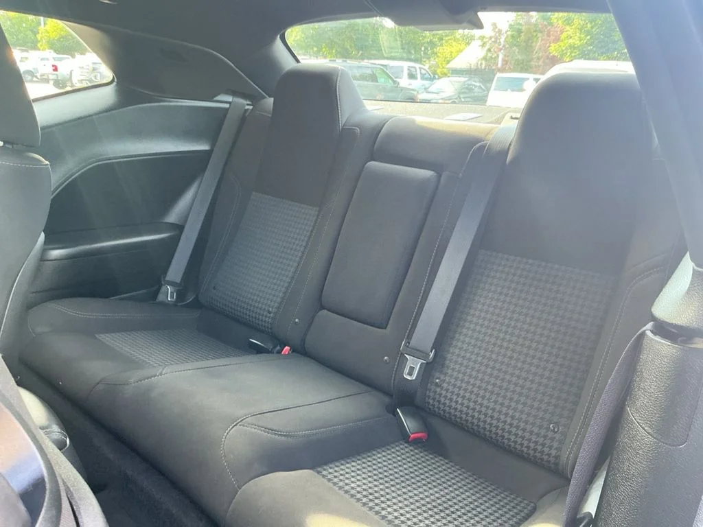 Used 2016 Silver Dodge SXT image 20