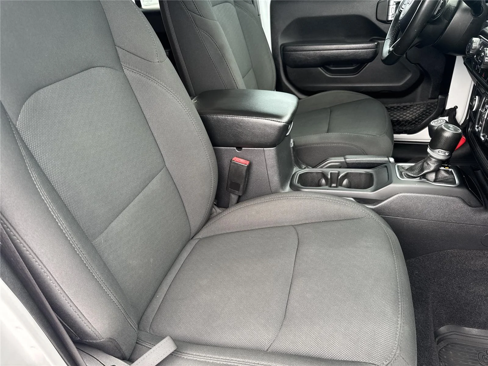 Used 2022 Bright White Clearcoat Jeep Unlimited Sport S image 34
