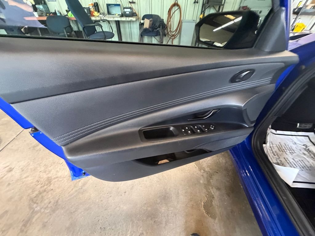 Used 2025 Blue Hyundai SEL Sport image 11