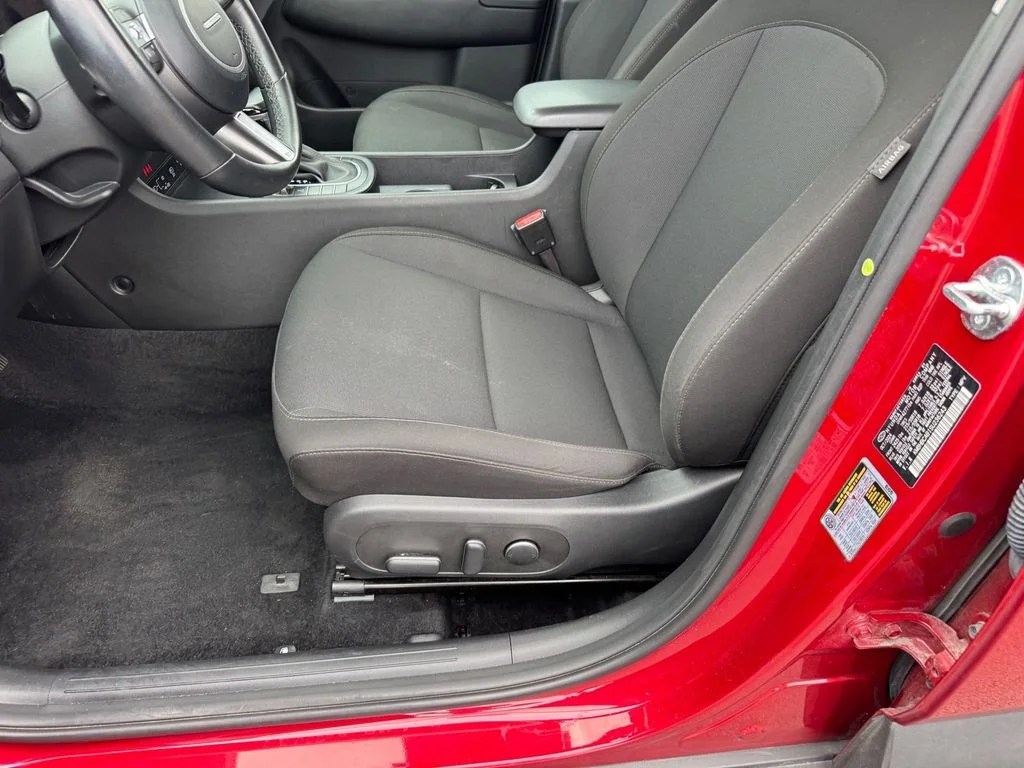 Used 2025 Red Hyundai SEL image 8