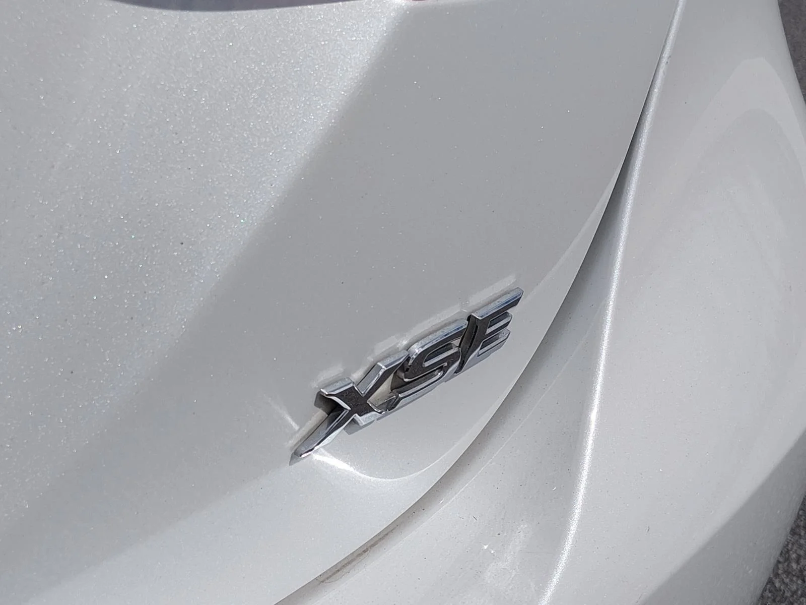 Used 2021 Wind Chill Pearl Toyota XSE image 23