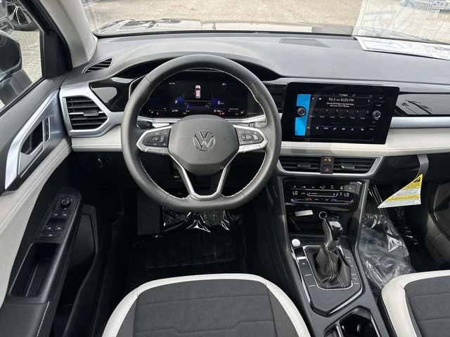New 2026 Black Volkswagen 1.5T SE image 8