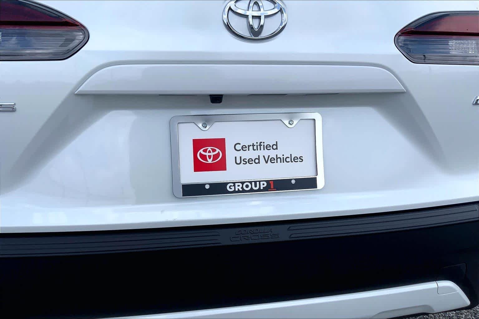 Used 2026 Wind Chill Pearl Toyota LE image 10