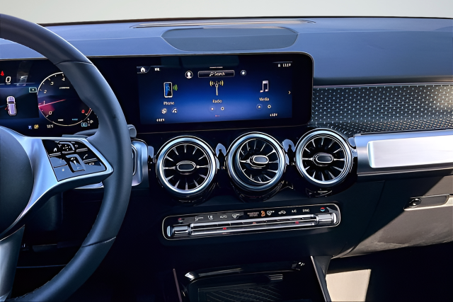 Used 2025 Black Mercedes-Benz GLB 250 image 8