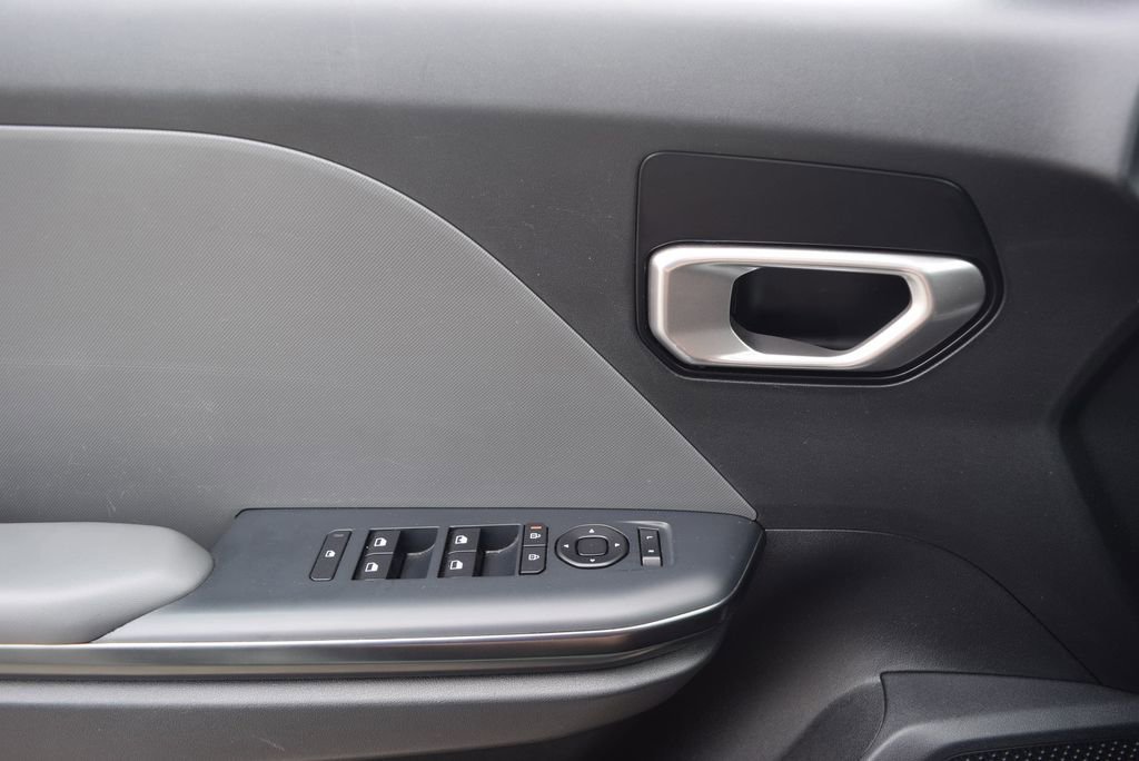 2025 Kia K4 LXS - Photo 29