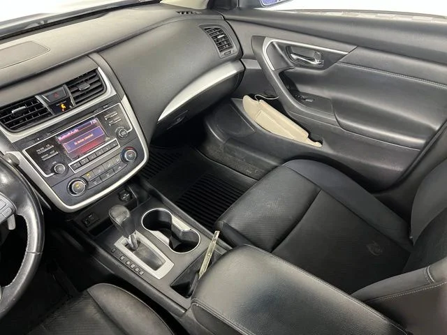 Used 2016 Deep Blue Pearl Nissan 2.5 SR image 24
