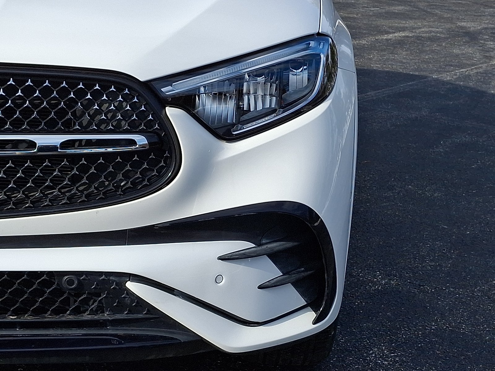 Certified Used 2024 Polar White - 149 Mercedes-Benz 4MATIC® Coupe image 9