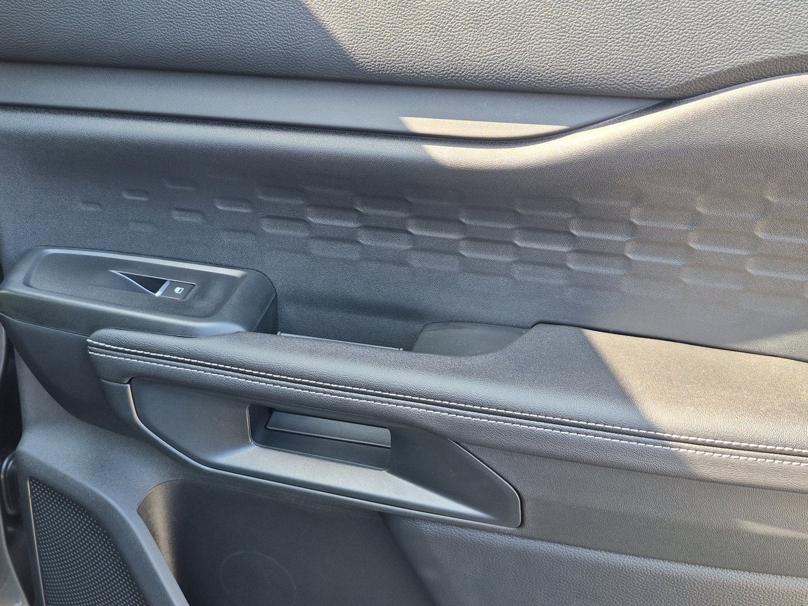 New 2026 Carbonized Gray Metallic Ford XLT image 11