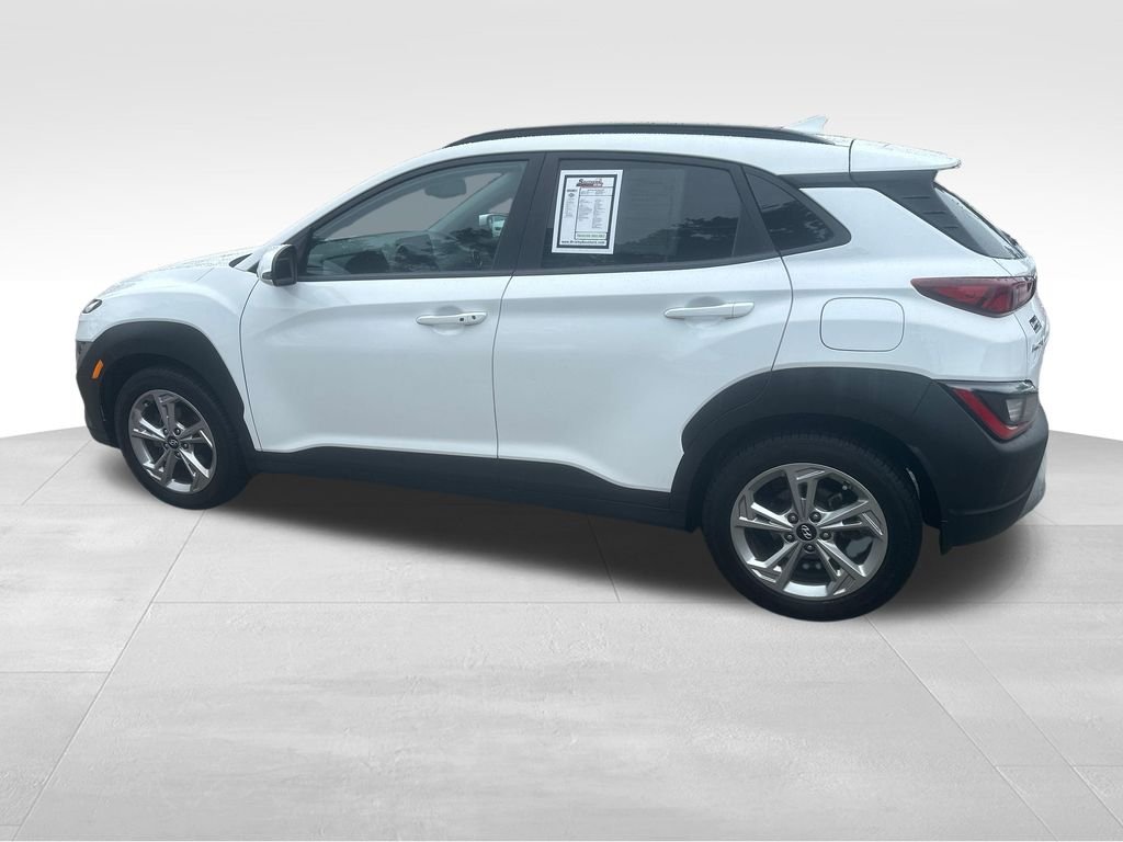 Used 2023 White Hyundai SEL image 9