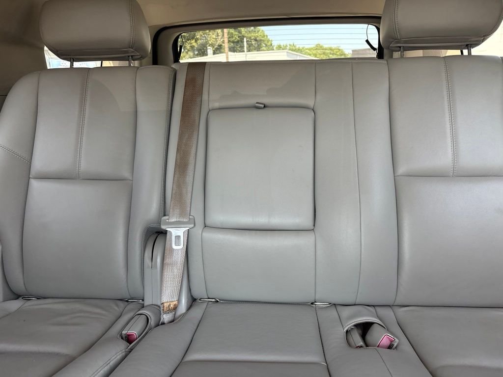 Used 2008 Silver Chevrolet LTZ image 12