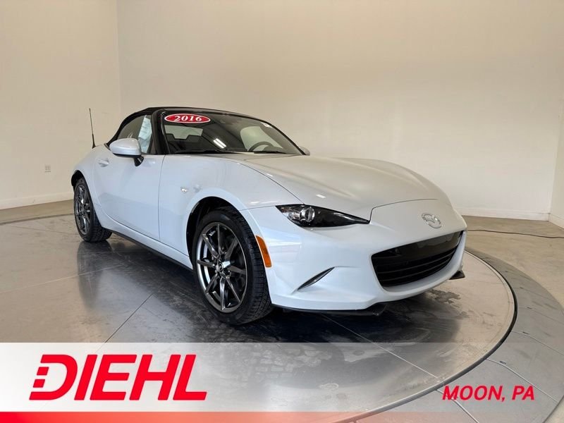 Used 2016 White Mazda Grand Touring image 1