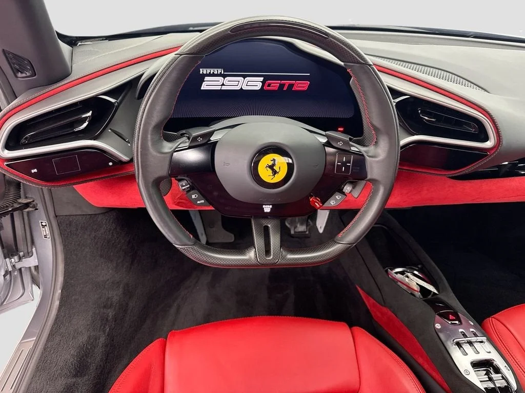 Used 2024 Grigio Titanio Metall Ferrari  image 10