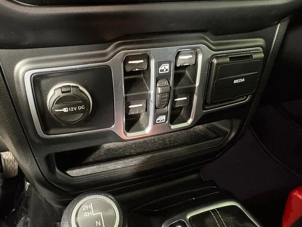 Used 2020 Gray Jeep Unlimited Sahara image 33