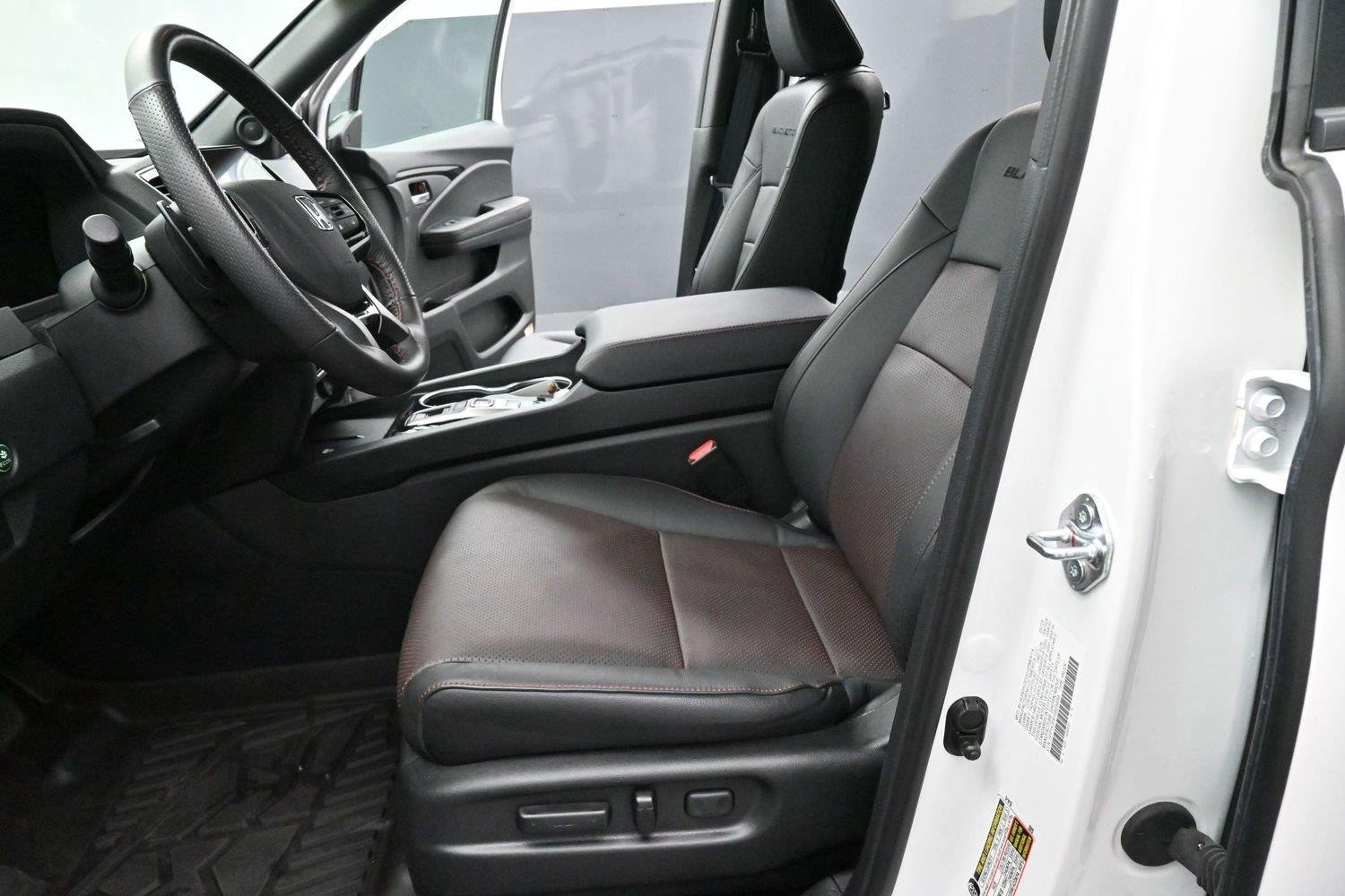 Used 2025 White Honda Black Edition image 12