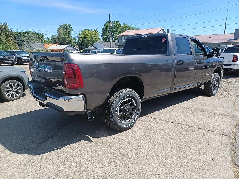 2026 RAM 3500 Laramie - Photo 12