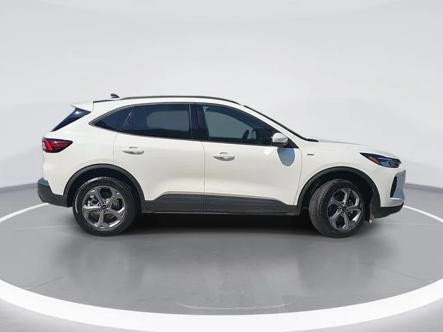 Used 2025 White Ford ST-Line Select image 2