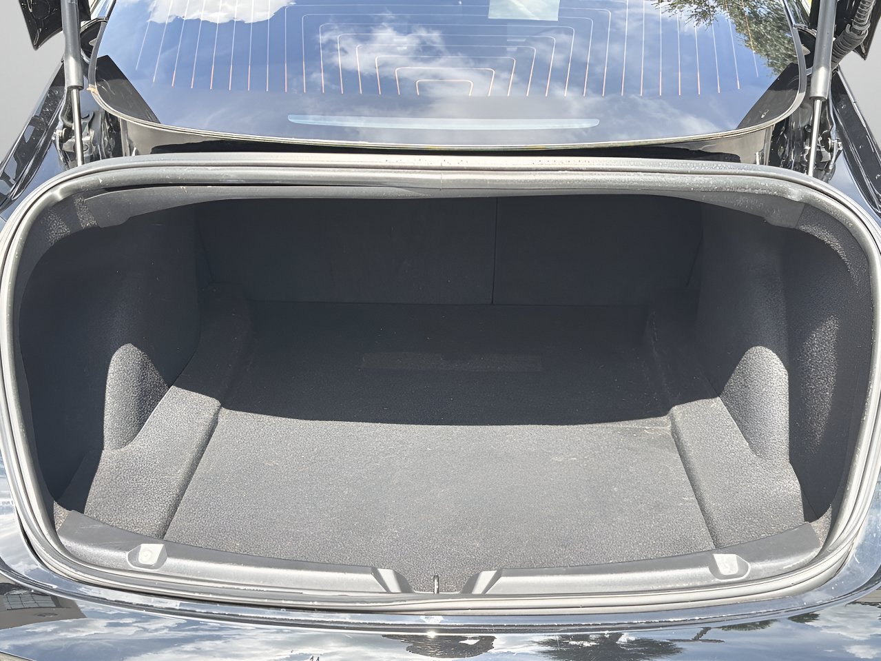 Used 2018 Black Tesla Long Range image 8