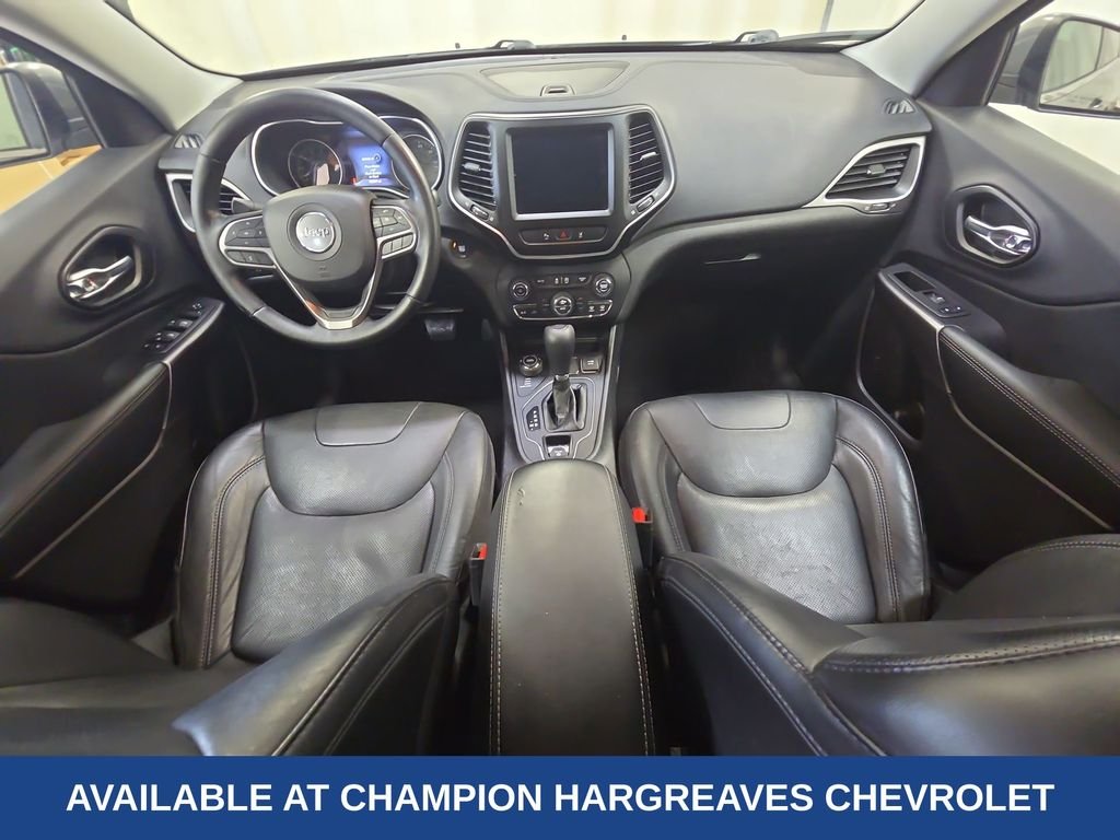 Used 2021 Gray Clearcoat Jeep Latitude Lux image 27