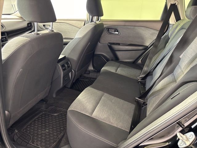 Used 2023 Blk/black Nissan SV image 13