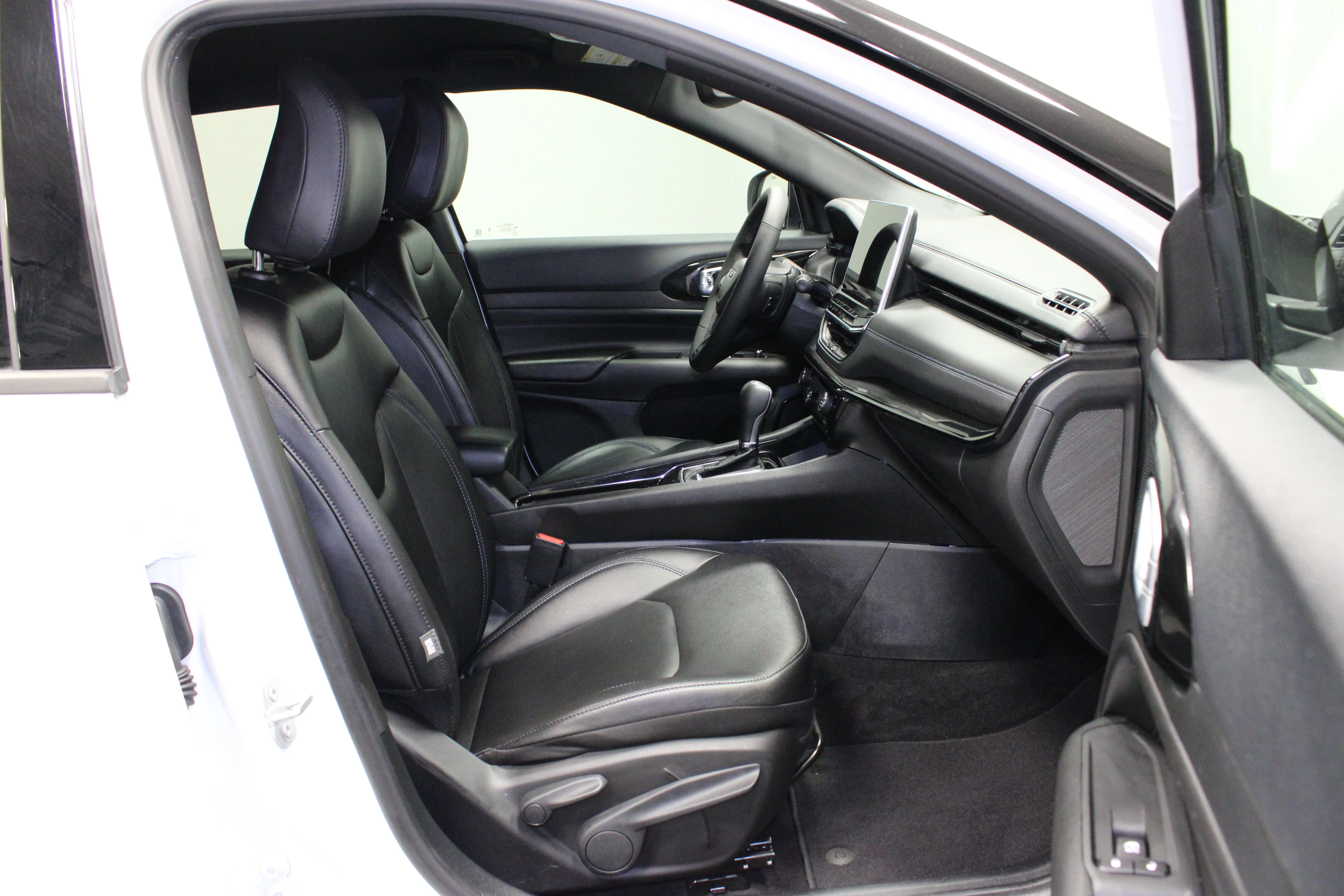 Used 2026 Bright White Clearcoat Jeep Limited image 14