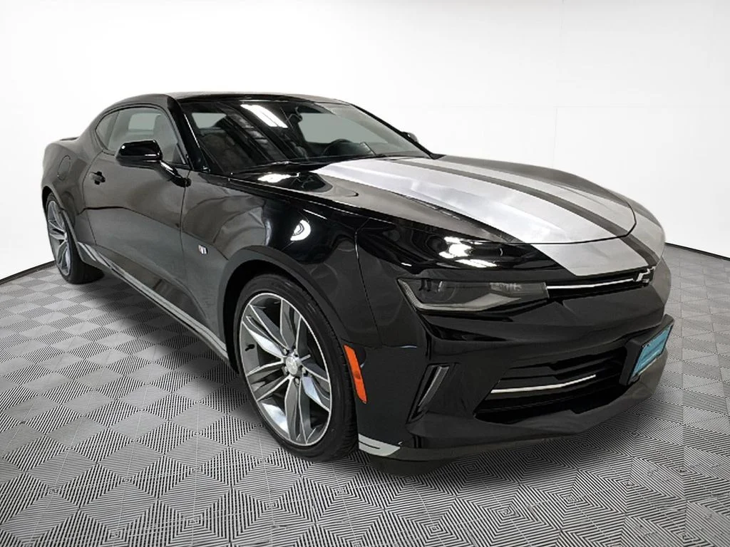 Used 2016 Black Metallic Chevrolet 2LT image 4