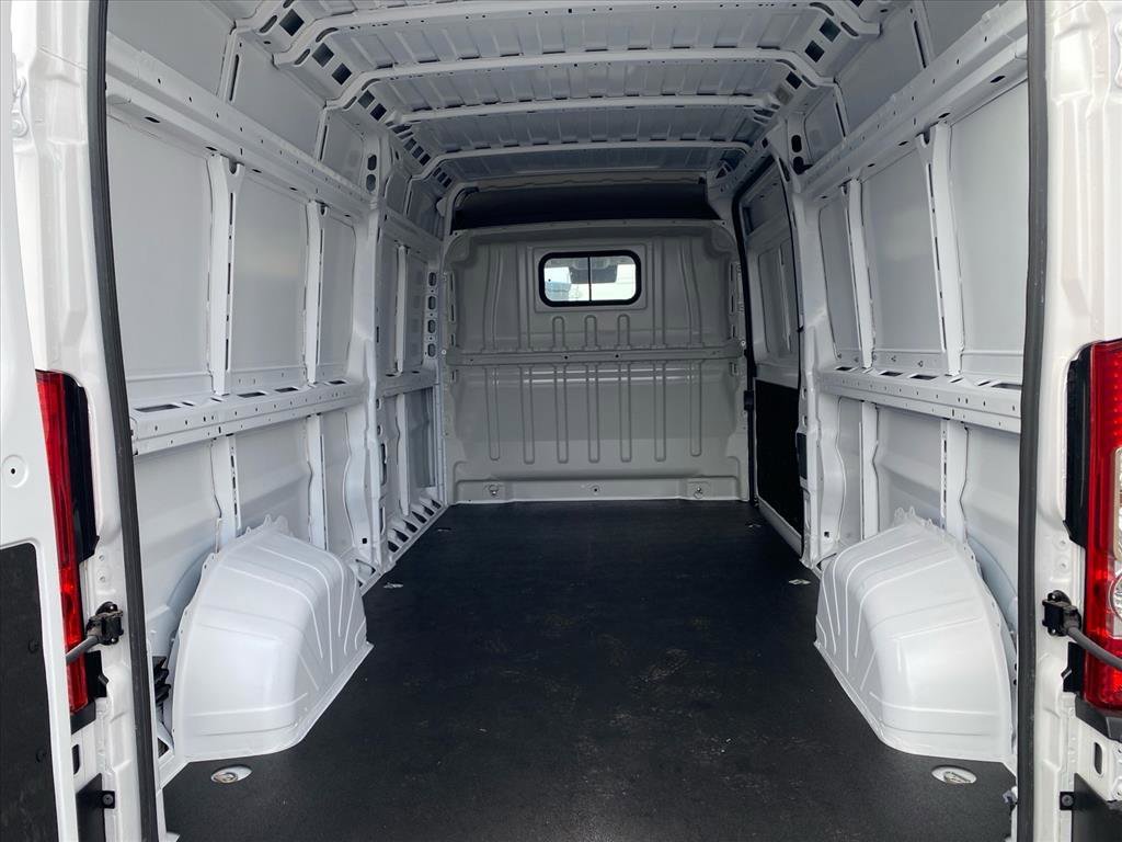 New 2025 Bright White Clear-Coat Exterior Paint RAM High Roof image 11