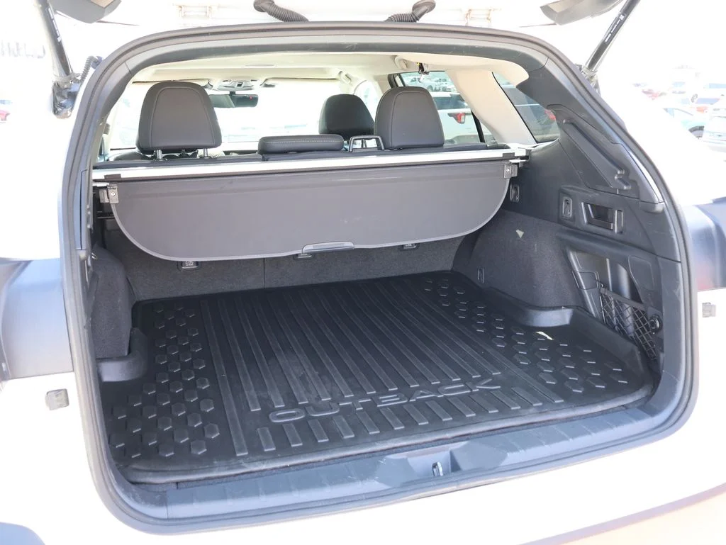 Used 2025 White Subaru Onyx Edition image 14