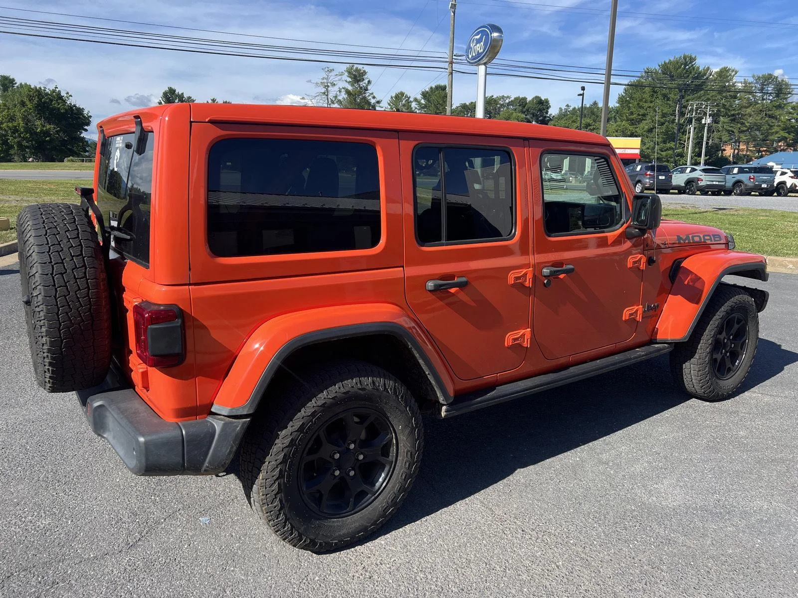 Used 2019 Metallic Jeep Moab image 4