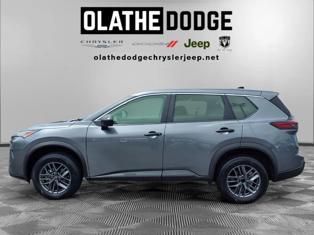 Used 2024 Gray Nissan S image 19