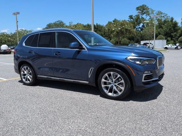 Used 2021 Blue BMW sDrive40i image 2