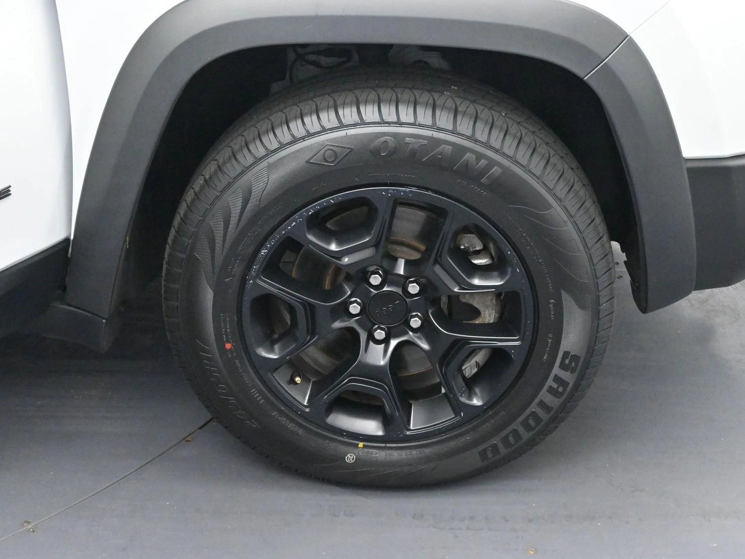 Used 2022 White Jeep Trailhawk image 30