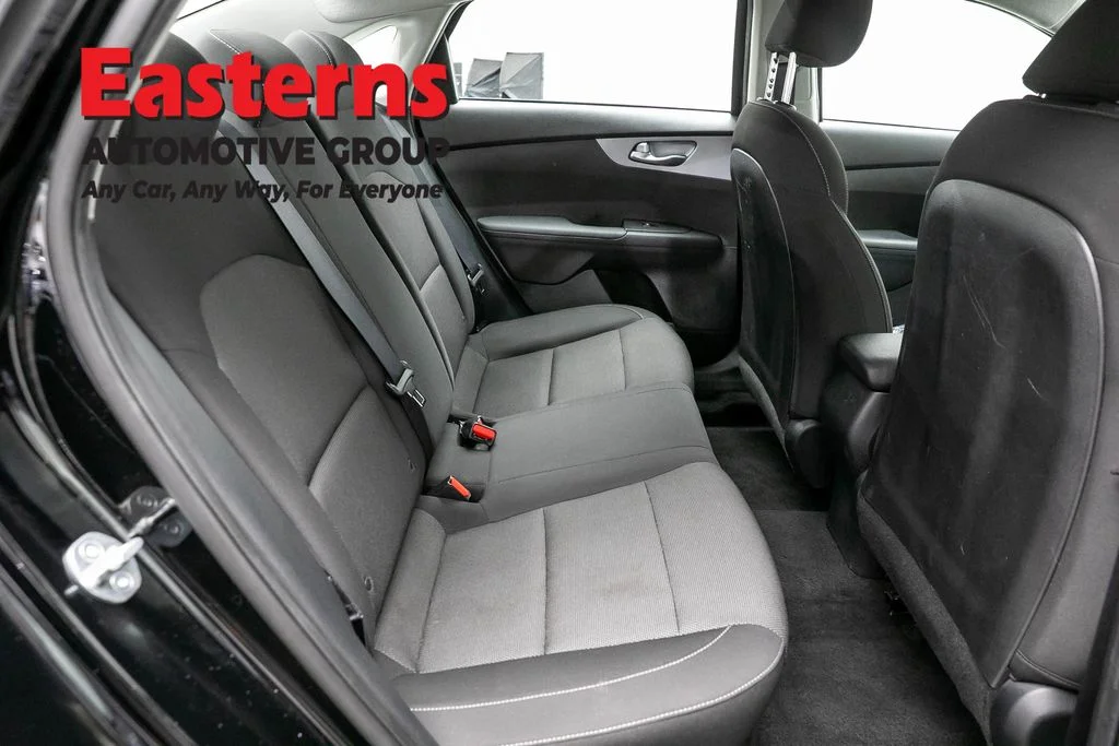 Used 2023 Black Kia LXS image 23